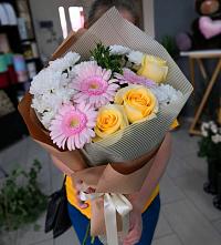 Букет цветов из:  Герберы, Розы и Хризантемы в Терней