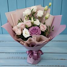 Букет цветов из:  Розы и Лизиантусы в Терней