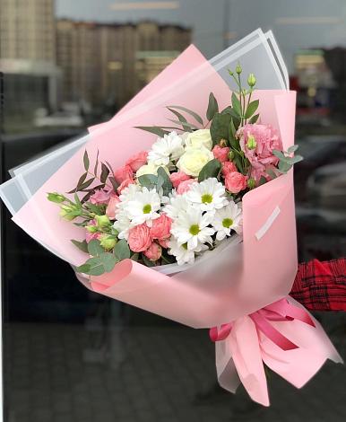 Букет цветов из: Розы, Лизиантусы и Хризантемы в Терней